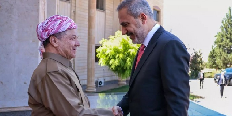 Siyasetçilerden KDP’ye tepki: Tüm Kürtlere zarar veriyor Siyasetçilerden KDP’ye tepki: Tüm Kürtlere zarar veriyor
