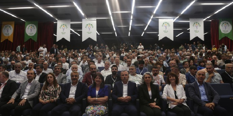 Yeşil Sol Parti’nin büyük konferansı başladı Yeşil Sol Parti’nin büyük konferansı başladı