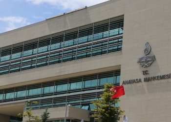 AYM ‘makul sürede yargılanma hakkının ihlali’ başvurularını incelemeyecek