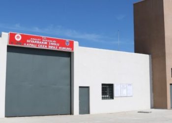 Kürtçe savunma yapan tutuklular ‘susma haklarını kullanmış’ sayıldı