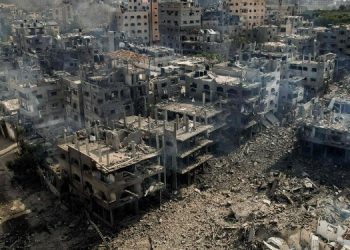 En az 2 bin 400 ölü, 338 bin göç