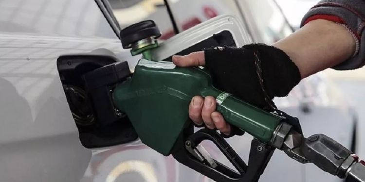 Motorine büyük zam: Pompa satış fiyatlarına yansıdı Motorine büyük zam: Pompa satış fiyatlarına yansıdı