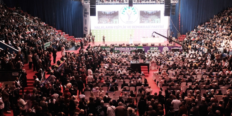 Aydın ve yazarlar: HEDEP kongresi umut verdi Aydın ve yazarlar: HEDEP kongresi umut verdi