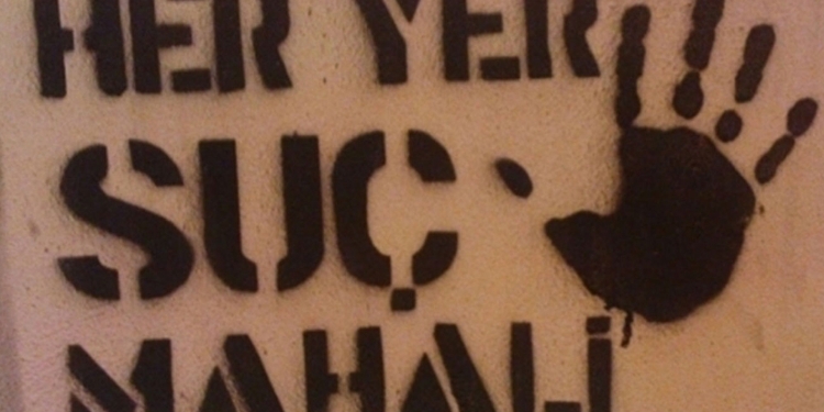 Çocuğa cinsel istismarda bulanan polis tutuklandı Çocuğa cinsel istismarda bulanan polis tutuklandı