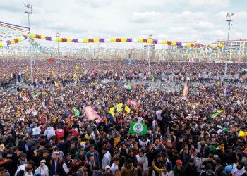 Aydın ve yazarlar: Kürtlerin her ulus gibi kendi kaderini tayin etme hakkı vardır