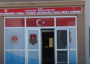 10 tutukluya ‘kapıya vurdun’ cezası