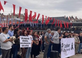 Üniversiteliler eylemde: Öğrenciler 2 hafta önce de asansörde kalmış
