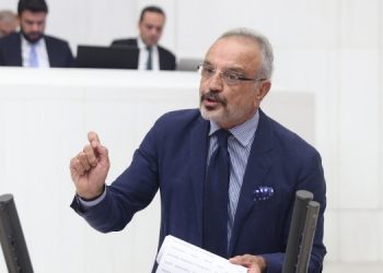 Sakık: O şahıs bir an önce o kürsüyü terk etmelidir