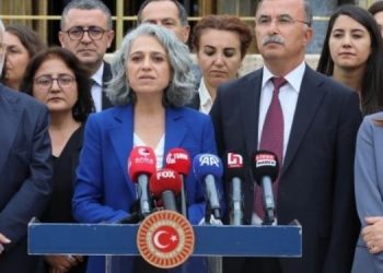 Yeşil Sol Parti: Savaştan beslenenlerin tehditleri yok hükmündedir