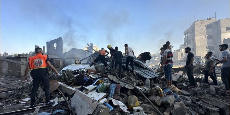 Gazze’de mülteci kampındaki camiye saldırı