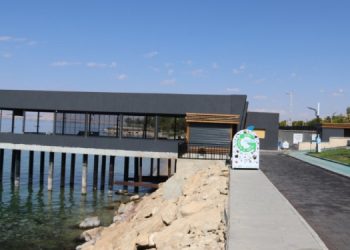 AKP’nin Van Gölü kıyısına yaptığı kafe imara aykırı çıktı