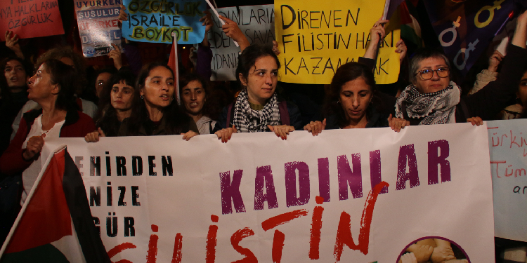 Kadınlar Birlikte Güçlü: Devletin ikiyüzlülüğüne tahammülümüz yok! Kadınlar Birlikte Güçlü: Devletin ikiyüzlülüğüne tahammülümüz yok!