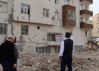 ‘Yıkımda hasar gören bina onarılmıyor’ iddiası