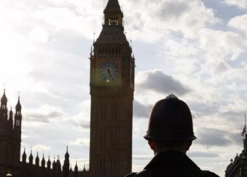 İngiltere, Avrupa Konvansiyonel Kuvvetler Antlaşması’na katılımını askıya aldı