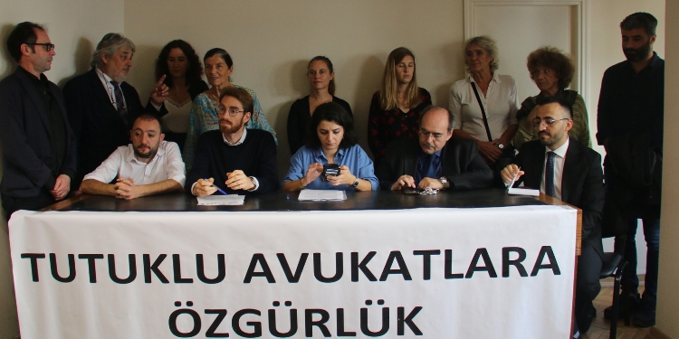 Hukuk örgütlerinden ÖHD’li Kaya’nın duruşmasına çağrı Hukuk örgütlerinden ÖHD’li Kaya’nın duruşmasına çağrı