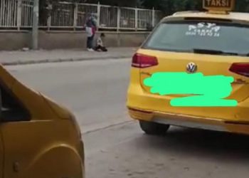 Hastane önünde bir çocuk darp edildi Hastane önünde bir çocuk darp edildi