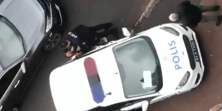 Urfa’da polis, bir kadını tehdit etti Urfa’da polis, bir kadını tehdit etti