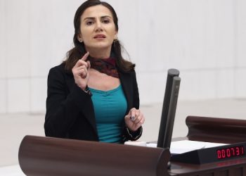 ‘AKP, ‘aile fonu’ ile vakıf ve derneklere kaynak peşkeş çekecek