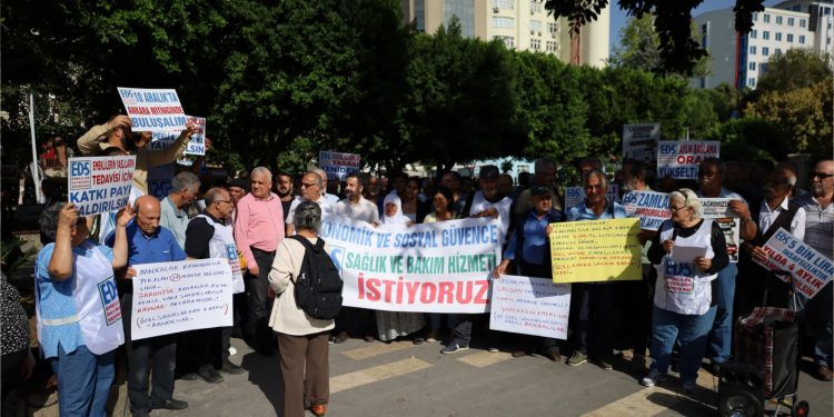 Emekliler Dayanışma Sendikası: Sadaka istemiyoruz Emekliler Dayanışma Sendikası: Sadaka istemiyoruz