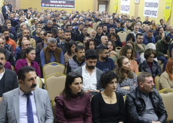 “Savaşın olduğu yere göre tavır belirleyen bir toplum yarattılar”