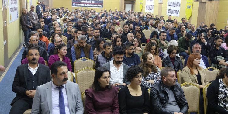 “Savaşın olduğu yere göre tavır belirleyen bir toplum yarattılar” “Savaşın olduğu yere göre tavır belirleyen bir toplum yarattılar”