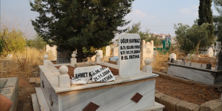 Uğur Kaymaz ve babasının mezarına ikinci saldırı Uğur Kaymaz ve babasının mezarına ikinci saldırı