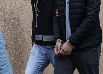 İstanbul’da ev baskınları: Çok sayıda gözaltı İstanbul’da ev baskınları: Çok sayıda gözaltı