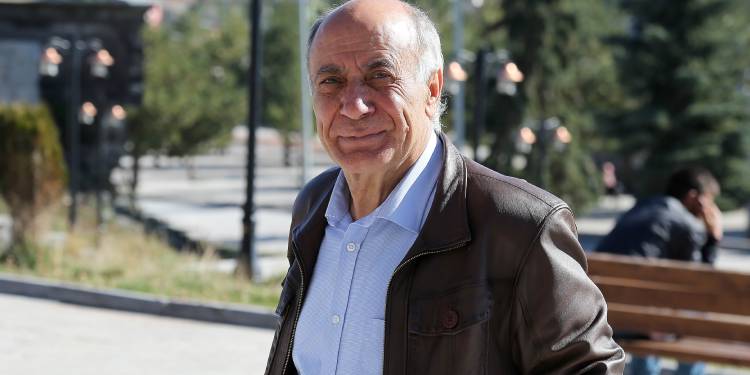 Kürt siyasetçi Alınak’ın kitabını tanıtması suç sayıldı Kürt siyasetçi Alınak’ın kitabını tanıtması suç sayıldı