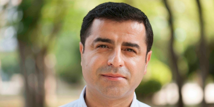 Demirtaş ‘hakaret’ davasından yargılandı Demirtaş ‘hakaret’ davasından yargılandı
