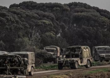 İsrail, Gazze’ye gidecek yardım TIR’larının kontrolü için Kerm Ebu Salim Sınır Kapısı’nı açtı