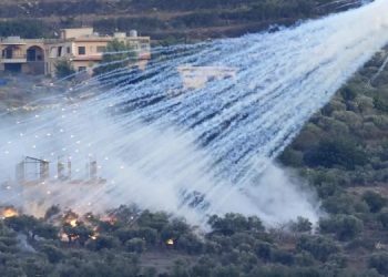 Lübnan resmi haber ajansı: İsrail ordusu, sınırdaki beldeleri ‘fosfor bombası’ ile vurdu