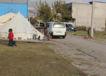 Depremzede Romanlar 11 aydır çadırda