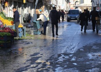 Yoksulluk derinleşiyor: Ucuz ürün için market market geziyoruz