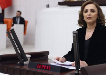 Doğan’dan bakanlığa tepki: Size göre en dirençli gazeteci ödülünü alan Müftüoğlu da gazeteci değil