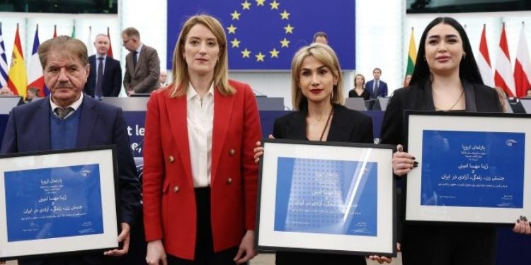 Saharov Düşünce Özgürlüğü ödülü Jina Emînî’ye verildi Saharov Düşünce Özgürlüğü ödülü Jina Emînî’ye verildi