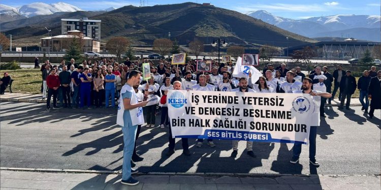Bitlis’te sağlıkçılardan yemek boykotu kararı