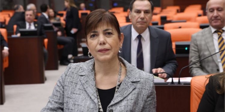 Beştaş: Biz tabutlara yaslanarak siyaset yapmıyoruz