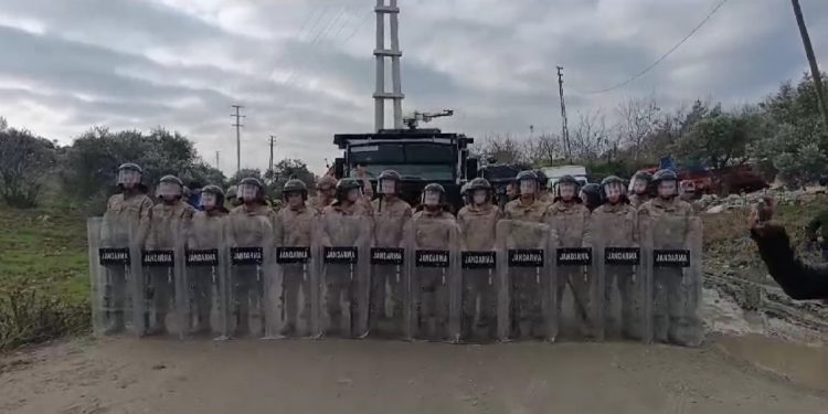 İş makinaları Dikmece’nin içine girdi: Köylüler nöbet başlattı