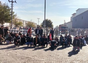 Direnişteki işçilere jandarma saldırısı: 2 gözaltı