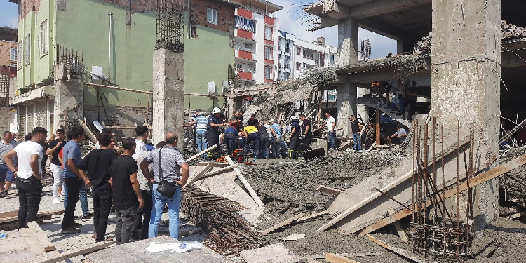 Kadıköy’de yıkım esnasında binada çökme meydana geldi: 1 işçi göçük altında kaldı Kadıköy’de yıkım esnasında binada çökme meydana geldi: 1 işçi göçük altında kaldı