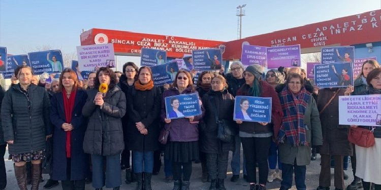 Halide Türkoğlu: Kobanê Davasını kabul edenler insanlığa karşı suç işledi Halide Türkoğlu: Kobanê Davasını kabul edenler insanlığa karşı suç işledi