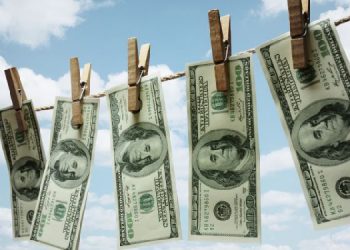 Kara paranın izini sürmek