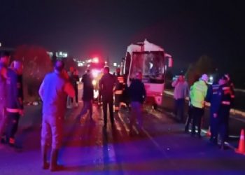 Manisa’da işçi servisi kaza yaptı: 12 yaralı