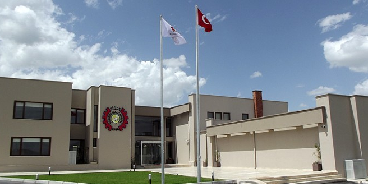 Niğde’de kimyasal tankına düşen 2 işçi yaşamını yitirdi Niğde’de kimyasal tankına düşen 2 işçi yaşamını yitirdi