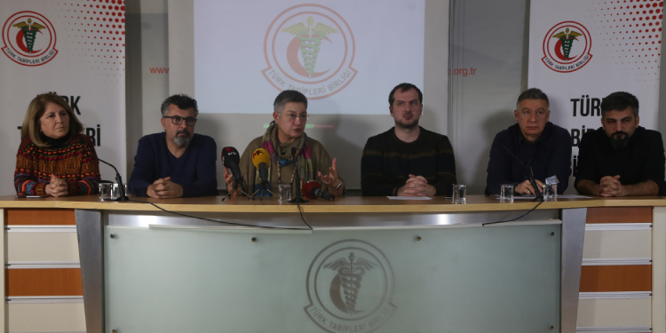 TTB anketi: Sağlıkçıların yüzde 87’si şiddet görüyor TTB anketi: Sağlıkçıların yüzde 87’si şiddet görüyor