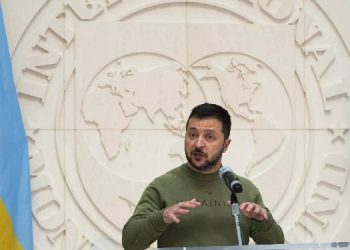 Ukrayna IMF’den 900 milyon dolar daha alacak