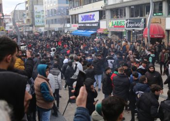 Vanspor taraftarları Bursaspor’u protesto etti