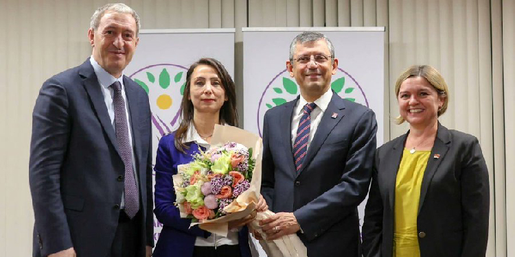Özgür Özel yarın DEM Parti Eş Genel Başkanları’yla görüşecek Özgür Özel yarın DEM Parti Eş Genel Başkanları’yla görüşecek