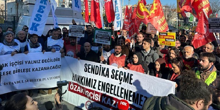 Özak Tekstil işçileri direnişlerini İstanbul’a taşıdı Özak Tekstil işçileri direnişlerini İstanbul’a taşıdı