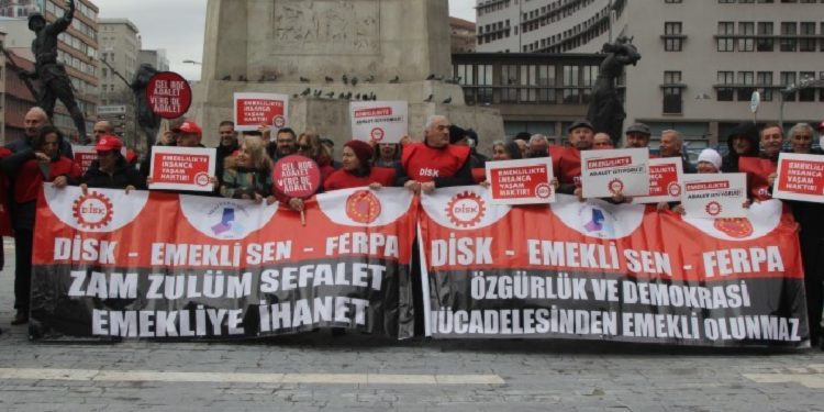 “Yıl 2024, mevsim kış, emekliler sokakta”